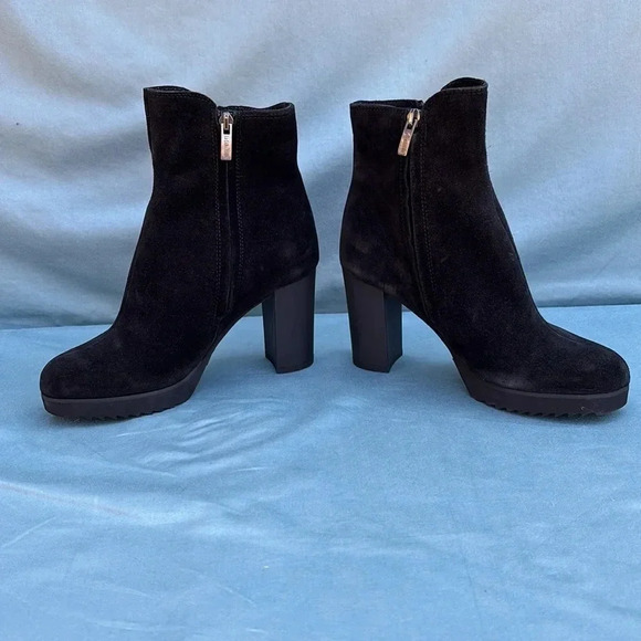 NWOT La Canadienne Women Myranda Waterproof Suede Lug Sole Bootie Size 6.5 Black - Picture 3 of 10